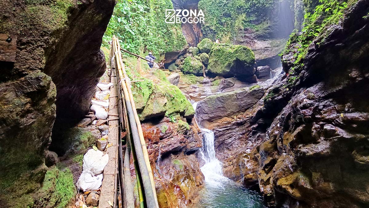 Curug Walet Pamijahan, Surga Tersembunyi di Bogor yang Wajib Dikunjungi