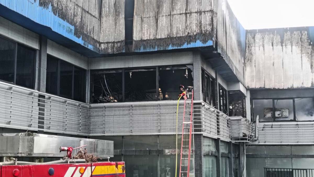 Pabrik Karoseri di Bogor Utara Terbakar, Api Diduga Berasal dari Ruang Rapat