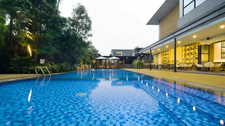 Review Swiss-Belinn Bogor Staycation Strategis di Jantung Kota dengan View 3 Gunung