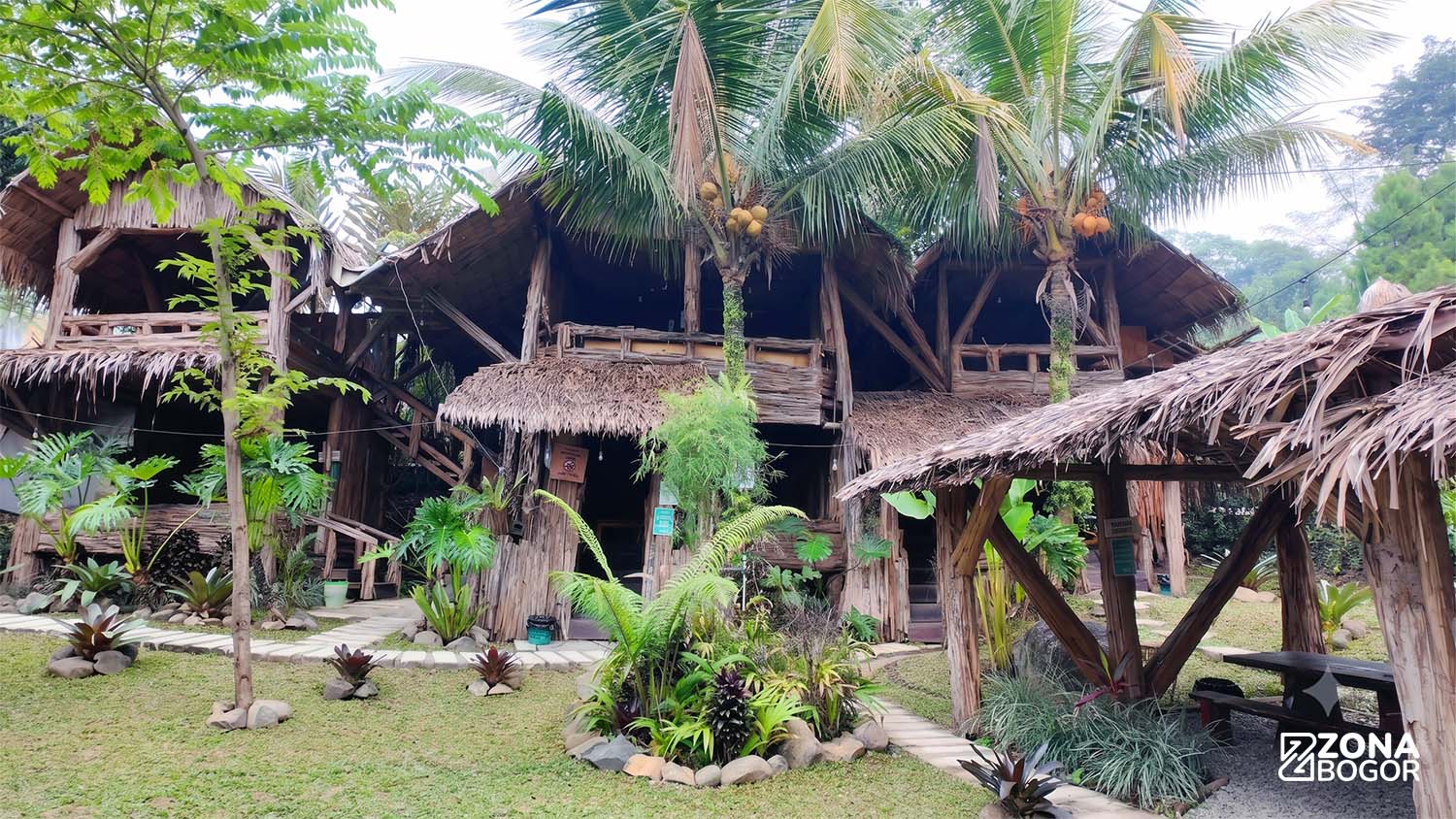 KM Zero Sentul - Bukan Sekadar Resto, Ini Dunia Lain di Balik Bukit Bojong Koneng